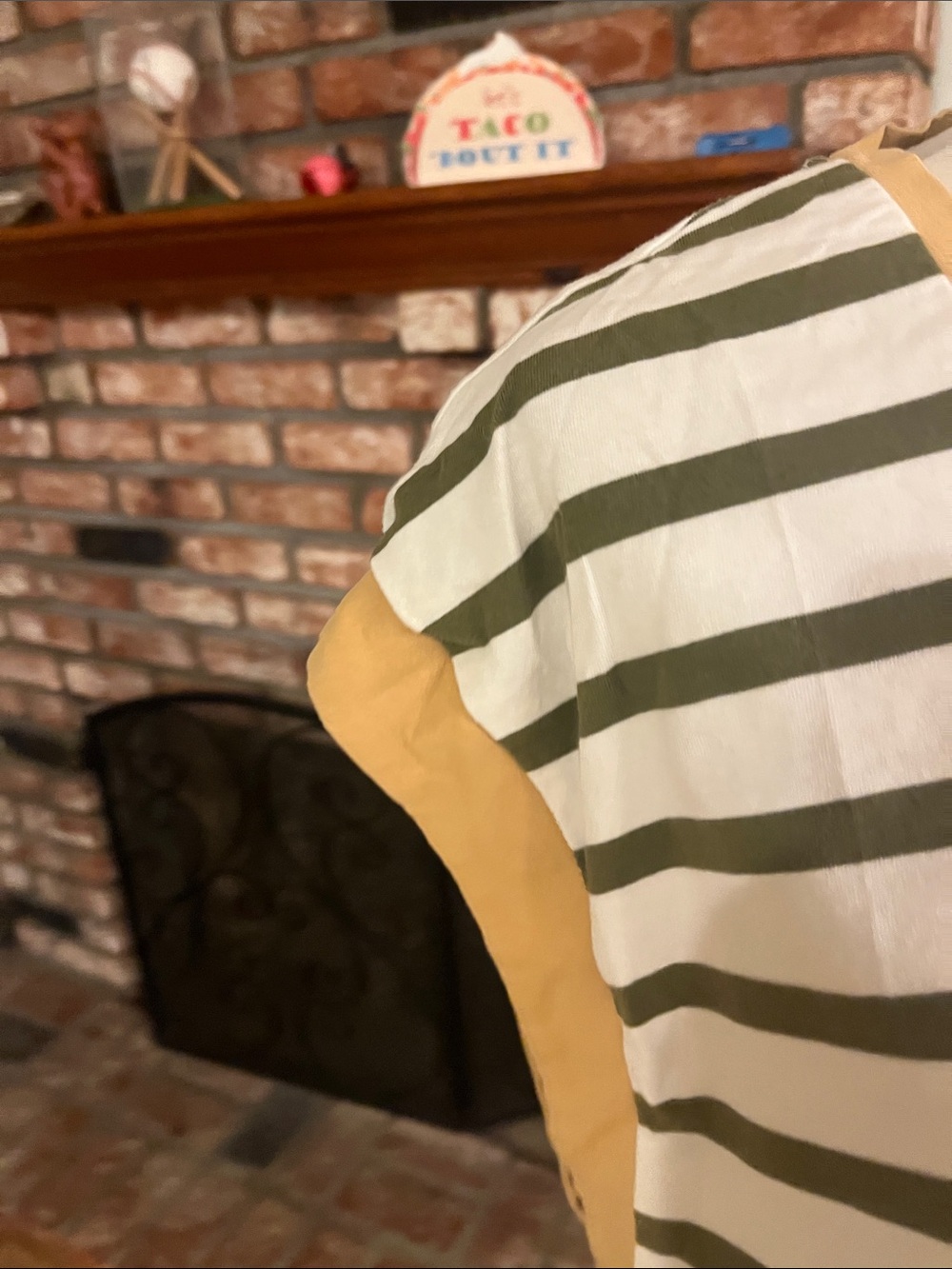 Halogen NWOT PTP 23 Striped Cap Sleeve V-Neck Top - Picture 4 of 5